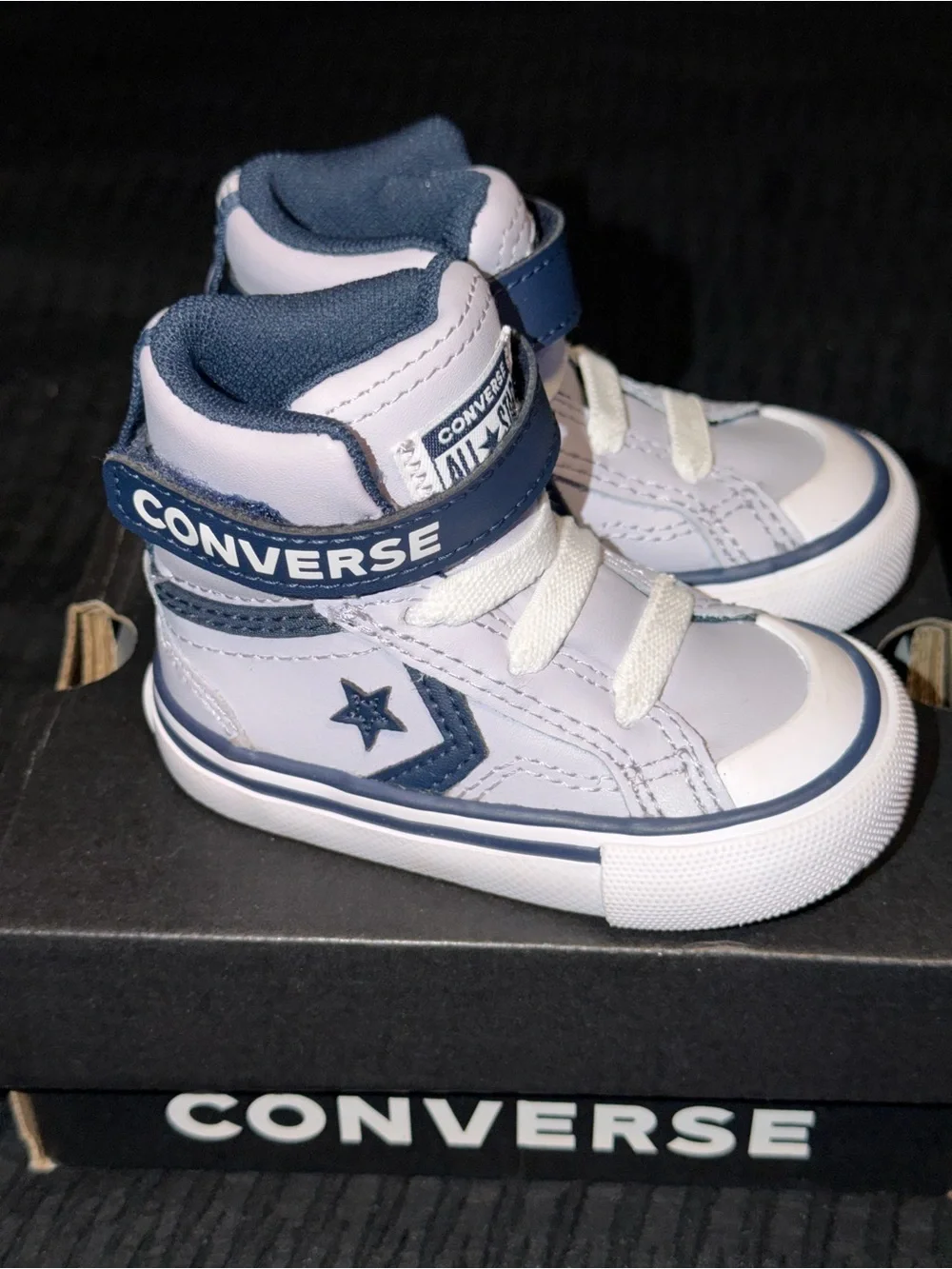 Converse Kids White & Navy High-Top Sneakers with Hook-and-Loop Strap